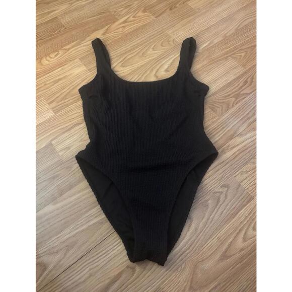 No Boundaries Textured One Piece Swimsuit Size Medium - Picture 1 of 8